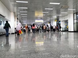 Jadwal Terbaru KRL Berlaku Hari Ini, Begini Suasana Stasiun Manggarai