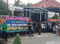 Jenazah Kiki yang Kecelakaan Kerja di Jepang Tiba di Rumah Duka