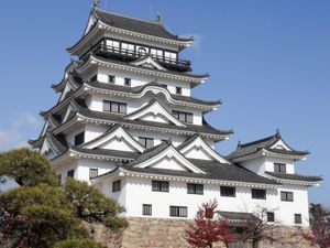 Bernuansa Samurai-Batman, Kastil Berusia 4 Abad Jadi Penginapan Orang Kaya!