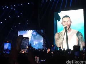 Video: Adam Levine Minta Dipeluk Setelah Bisa Kembali ke Jakarta Video: Adam Levine Minta Dipeluk Setelah Bisa Kembali ke Jakarta