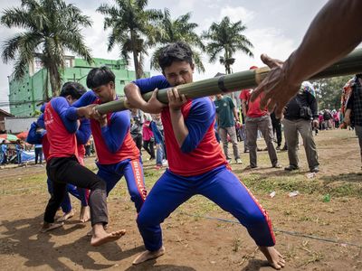 Lestarikan Olahraga Asli Indonesia Lewat Festival