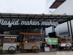 Masjid Makan-makan Bandung, Sedia Ratusan Porsi Gratis Setiap Hari