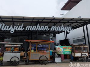 Masjid Makan-makan Bandung, Sedia Ratusan Porsi Gratis Setiap Hari Masjid Makan-makan Bandung, Sedia Ratusan Porsi Gratis Setiap Hari