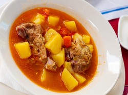 Resep Sup Tomat dan Daging yang Asam Segarnya Mantap