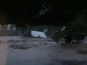 7 Warga Hilang-Gardu Listrik Meledak Diterjang Banjir di Bima 7 Warga Hilang-Gardu Listrik Meledak Diterjang Banjir di Bima