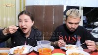 Sarwendah Masak Shabu hingga Makan Soto Betawi Bareng Roy Ricardo