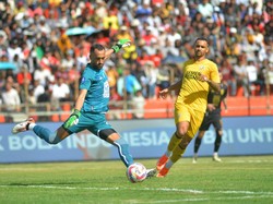 Laga Semen Padang vs Malut United berlangsung di Stadion Haji Agus Salim, Sumatera Barat, Minggu (2/2/2025).