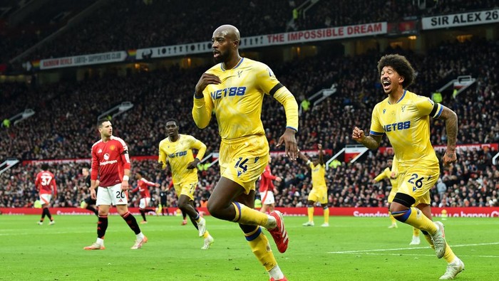 Soccer Football - Premier League - Manchester United v Crystal Palace - Old Trafford, Manchester, Britain - February 2, 2025 Crystal Palaces Jean-Philippe Mateta celebrates scoring their first goal REUTERS/Peter Powell EDITORIAL USE ONLY. NO USE WITH UNAUTHORIZED AUDIO, VIDEO, DATA, FIXTURE LISTS, CLUB/LEAGUE LOGOS OR LIVE SERVICES. ONLINE IN-MATCH USE LIMITED TO 120 IMAGES, NO VIDEO EMULATION. NO USE IN BETTING, GAMES OR SINGLE CLUB/LEAGUE/PLAYER PUBLICATIONS. PLEASE CONTACT YOUR ACCOUNT REPRESENTATIVE FOR FURTHER DETAILS..