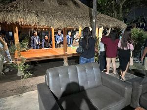 Tiga Perempuan Terjaring Razia di Kafe Remang Mataram, Dua Positif Narkoba Tiga Perempuan Terjaring Razia di Kafe Remang Mataram, Dua Positif Narkoba