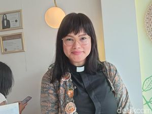 Kisah Tracy Trinita Tinggalkan Dunia Hiburan demi Menjadi Pelayan Tuhan Kisah Tracy Trinita Tinggalkan Dunia Hiburan demi Menjadi Pelayan Tuhan