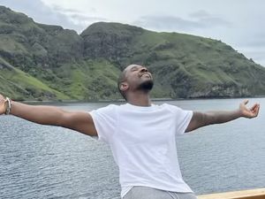 Usher Liburan ke Bali, Lihat Keseruannya Rafting hingga Melukat Usher Liburan ke Bali, Lihat Keseruannya Rafting hingga Melukat