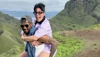 Muka Tegang Usher Rafting dan Romantis Bareng Istri di Bali dan NTT