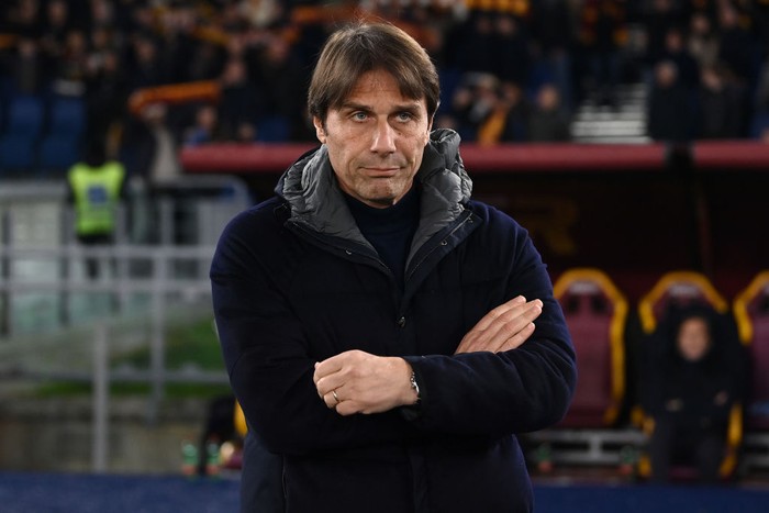 Antonio Conte ROME, ITALY - FEBRUARY 02: Antonio Conte of Napoli looks during the Serie A match between Roma and Napoli at Stadio Olimpico on February 02, 2025 in Rome, Italy. (Photo by Image Photo Agency/Getty Images)