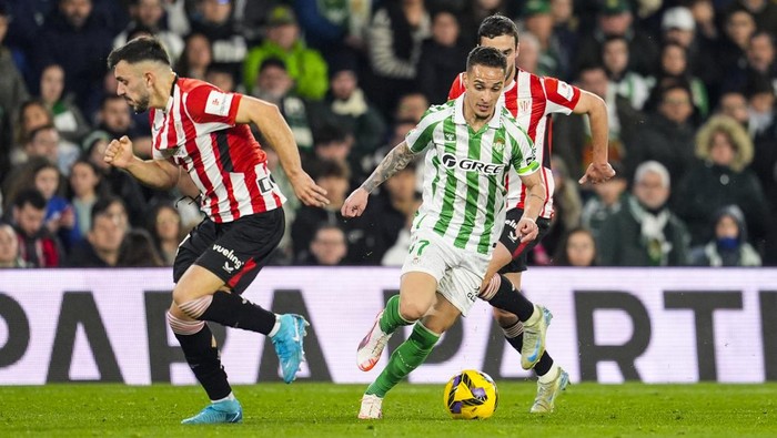 SEVILLA, SPAIN - FEBRUARY 02: Antony Matheus dos Santos of Real Betis in action during the Spanish league, LaLiga EA Sports, football match played between Real Betis and Athletic Club at Benito Villamarin stadium on February 2, 2025, in Sevilla, Spain. (Photo By Joaquin Corchero/Europa Press via Getty Images)
