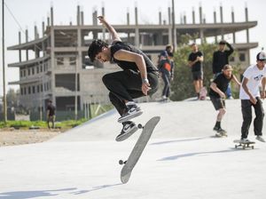 Antusiasme Anak Muda Jajal Skatepark Pertama di Baghdad Irak Antusiasme Anak Muda Jajal Skatepark Pertama di Baghdad Irak