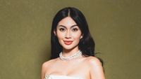 7 Pesona Ariel Tatum Bergaya Serba Mutiara, Cantik Bikin Terpana