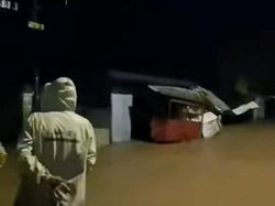 Banjir Rendam Mlandingan Situbondo, Ketinggian Air Capai 1,5 Meter