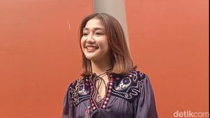 Senyum Chandrika Chika Usai Terjerat Dugaan Penganiayaan