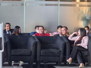 KPK Periksa Donny Tri Istiqomah Tersangka Kasus Harun Masiku