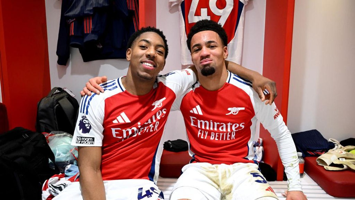 Nathan Nwaneri dan Myles Lewis-Skelly, dua pemain muda andalan Arsenal (Arsenal FC via Getty Images/Stuart MacFarlane)