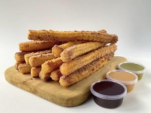 Renyah Manis! 20 Churros Kaki Lima Rp 10.000an Ada di Sini! Renyah Manis! 20 Churros Kaki Lima Rp 10.000an Ada di Sini!