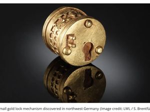 Gembok Emas Mini Berusia 1.600 Tahun dari Era Romawi Ditemukan di Jerman Gembok Emas Mini Berusia 1.600 Tahun dari Era Romawi Ditemukan di Jerman