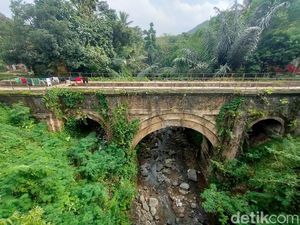 Jembatan Cai di Bonjopi Cianjur yang Legendaris Jembatan Cai di Bonjopi Cianjur yang Legendaris