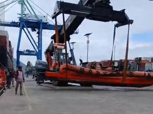 7 Hal soal Kapal Basarnas Ternate Meledak Tewaskan 3 Orang di Perairan Tidore 7 Hal soal Kapal Basarnas Ternate Meledak Tewaskan 3 Orang di Perairan Tidore