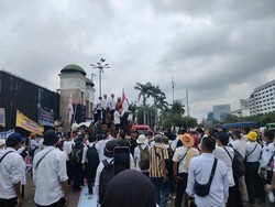 Video: Dicegah Bergerak ke Istana, Massa Aliansi Honorer Kembali ke DPR