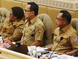 Video: Tito Ungkap Prabowo Pilih 20 Februari untuk Pelantikan Kepala Daerah Video: Tito Ungkap Prabowo Pilih 20 Februari untuk Pelantikan Kepala Daerah