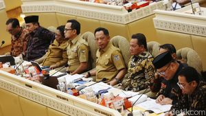 Ketua KPU, Bawaslu, DKPP dan Mendagri Rapat Bareng Komisi II DPR