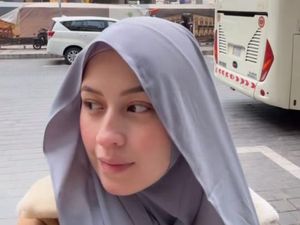 Menangis, Kimberly Ryder Doakan Ibunda Bahagia Dunia dan Akhirat Menangis, Kimberly Ryder Doakan Ibunda Bahagia Dunia dan Akhirat