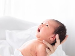 Video: Cerita Wanita Inggris Pertama yang Melahirkan dengan Rahim Transplantasi