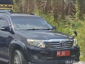 Penjelasan Kadis Perkebunan Riau soal Mobil Lawan Arah di Tengah Kemacetan Penjelasan Kadis Perkebunan Riau soal Mobil Lawan Arah di Tengah Kemacetan