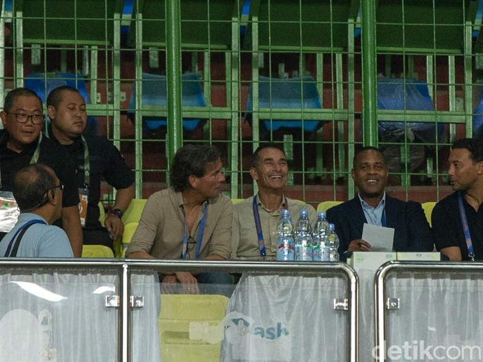 Laga Liga 1 Persija Jakarta vs PSBS Biak di Stadion Patriot, Bekasi, Minggu (2/2/2025) disaksikan Pelatih Timnas Indonesia Patrick Kluivert. Begini momennya.