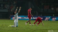 Tapi PSBS merespons hanya enam menit berselang. Julian Velazquez mengembalikan kedudukan seimbang.
