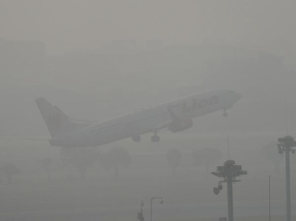 Potret Bandara Don Muang Bangkok Berselimut Kabut Polusi