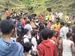Tak Hanya Banjir, 1 Warga di Bima Ditemukan Tewas Tertimbun Longsor