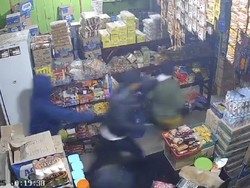 Perampok Bersenpi Satroni Warung Warga di Rohil, Rp 50 Juta Raib