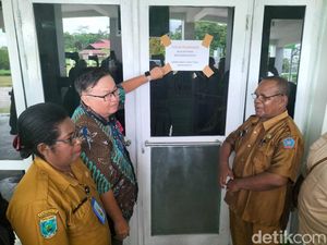 Janji Pemkab Sorsel Bayar Insentif Nakes RSUD Scholoo Keyen Usai Mogok 3 Hari Janji Pemkab Sorsel Bayar Insentif Nakes RSUD Scholoo Keyen Usai Mogok 3 Hari
