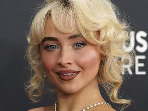 Video Sabrina Carpenter Sabet Grammy Pertamanya: Aku Akan Menangis Video Sabrina Carpenter Sabet Grammy Pertamanya: Aku Akan Menangis