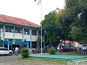 Siswa SMAN 7 Cirebon Protes gegara Terlambat Daftar SNPMB
