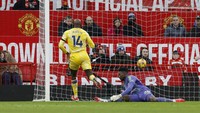 MU-nya Amorim kebobolan rata-rata 1,6 gol per laga. Mereka cuma bisa catatkan empat clean sheet (Reuters)