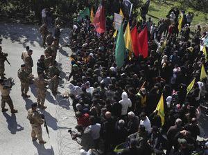 Tentara Israel Jegal Warga Lebanon Pulang ke Rumah