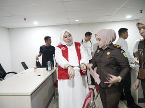 Larangan untuk Terdakwa Kasus Skincare Mira Hayati Usai Jadi Tahanan Rumah Larangan untuk Terdakwa Kasus Skincare Mira Hayati Usai Jadi Tahanan Rumah