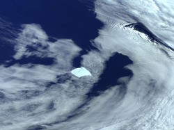 Es Seluas Dua Kali London Patah dari Antartika, Pecahkan Rekor