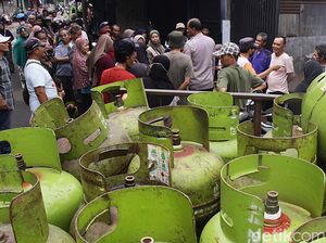 Video: Karut-marut Kebijakan Pangkalan LPG 3 Kg hingga Prabowo Turun Tangan Video: Karut-marut Kebijakan Pangkalan LPG 3 Kg hingga Prabowo Turun Tangan