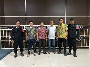 Kejari Surabaya Amankan 2 Buron Terpidana Kredit Fiktif BPR di Sidoarjo