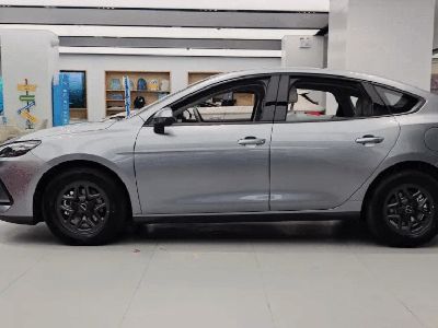 Harganya Cuma Rp 201 Juta, Begini Interior BYD Seal Hybrid