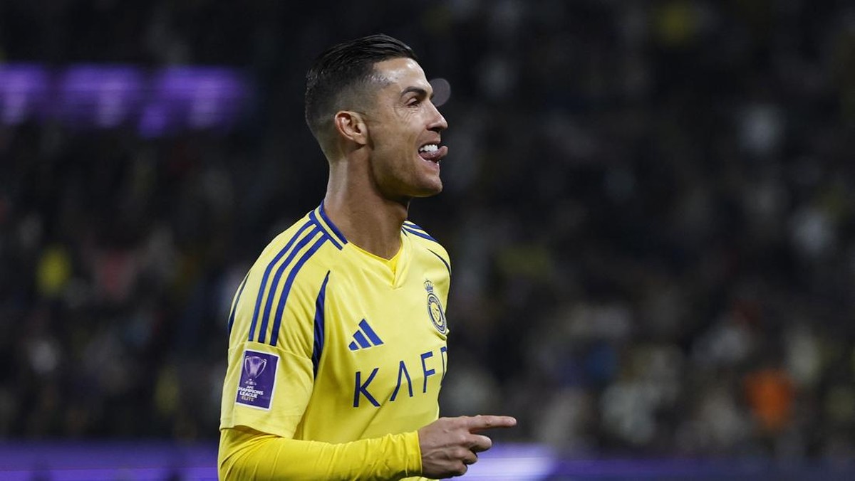 Cristiano Ronaldo merasa lebih baik ketimbang Lionel Messi (REUTERS/Hamad I Mohammed)